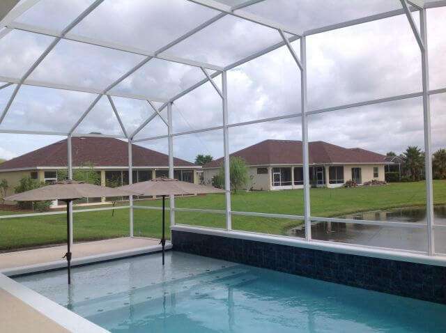 Design Options When Building a Pool Screen Enclosure
