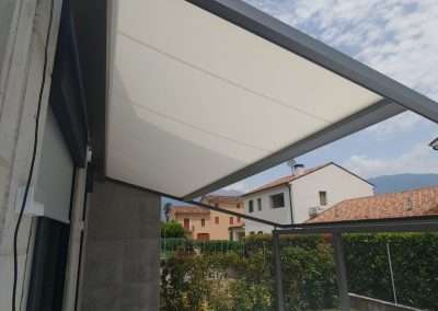 retractable awning