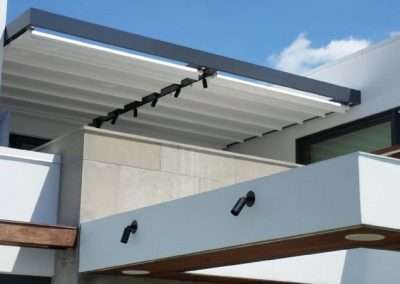 retractable awning